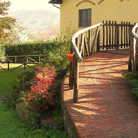 Вилла Agriturismo La Palazzina Кастельнуово-ди-Гарфаньяна Экстерьер фото