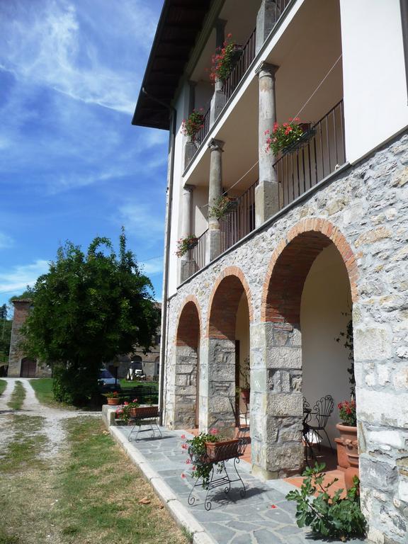 Вилла Agriturismo La Palazzina Кастельнуово-ди-Гарфаньяна Экстерьер фото