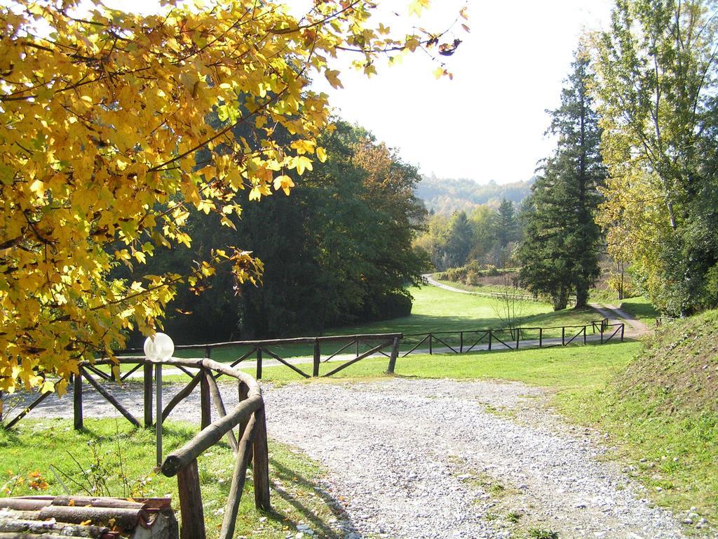 Вилла Agriturismo La Palazzina Кастельнуово-ди-Гарфаньяна Экстерьер фото