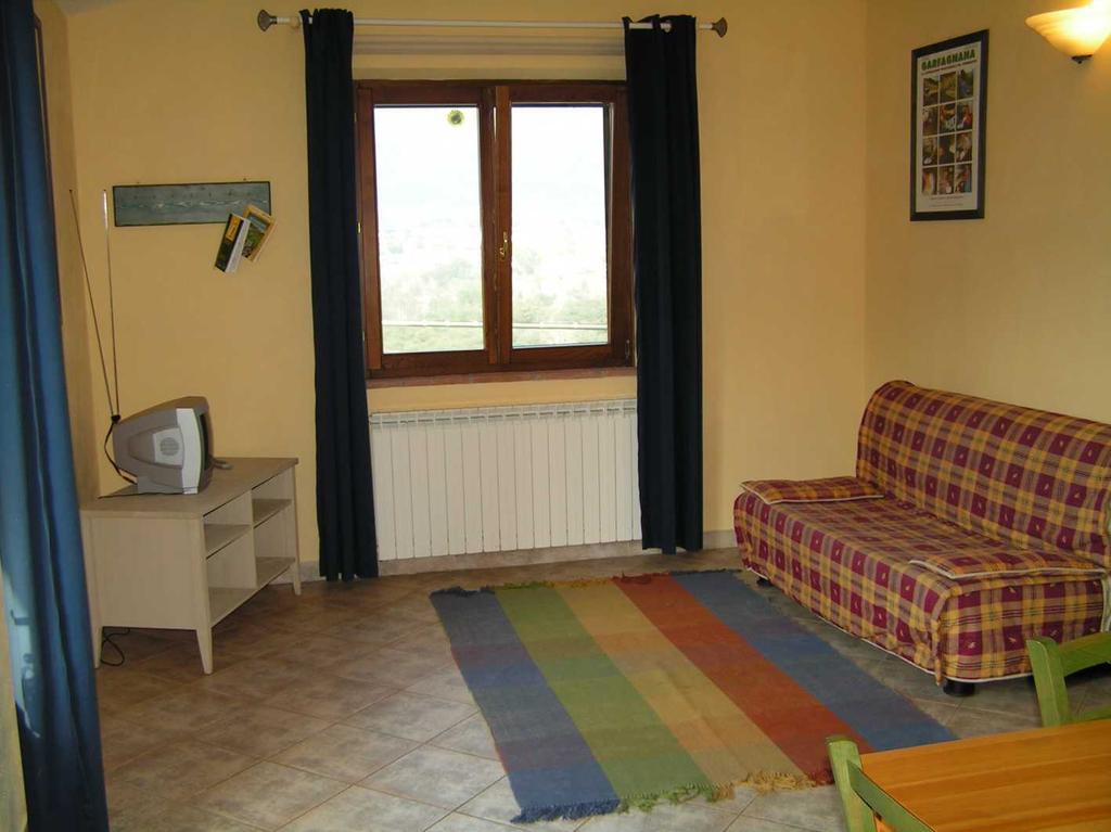 Вилла Agriturismo La Palazzina Кастельнуово-ди-Гарфаньяна Номер фото