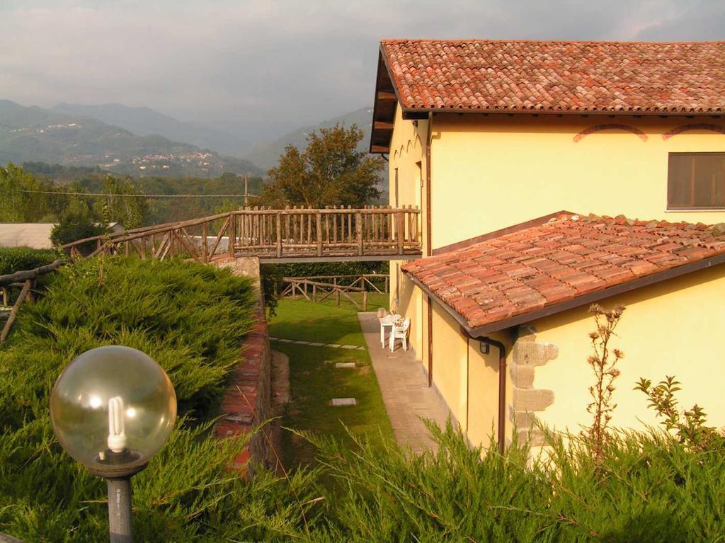 Вилла Agriturismo La Palazzina Кастельнуово-ди-Гарфаньяна Экстерьер фото