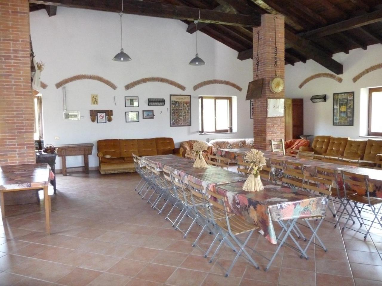 Вилла Agriturismo La Palazzina Кастельнуово-ди-Гарфаньяна Экстерьер фото