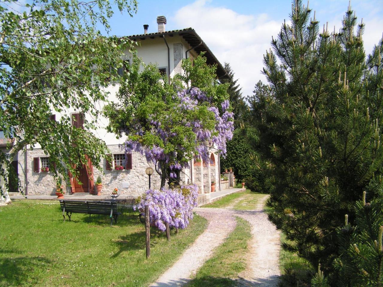 Вилла Agriturismo La Palazzina Кастельнуово-ди-Гарфаньяна Экстерьер фото